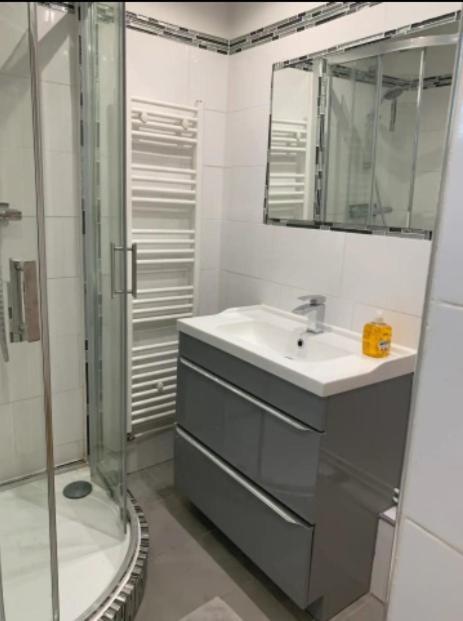 Apartmán Chambre Serenity Stains Exteriér fotografie